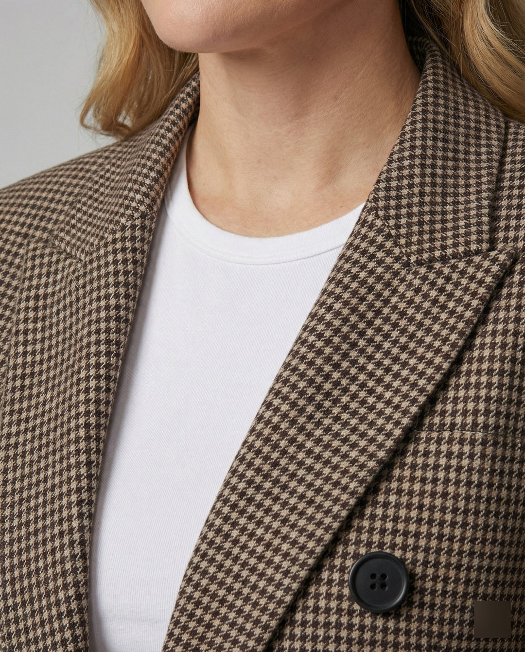 Checked Double-Breasted Blazer | Padded Shoulders | Relaxed Fit | Brown-Fashion Nora