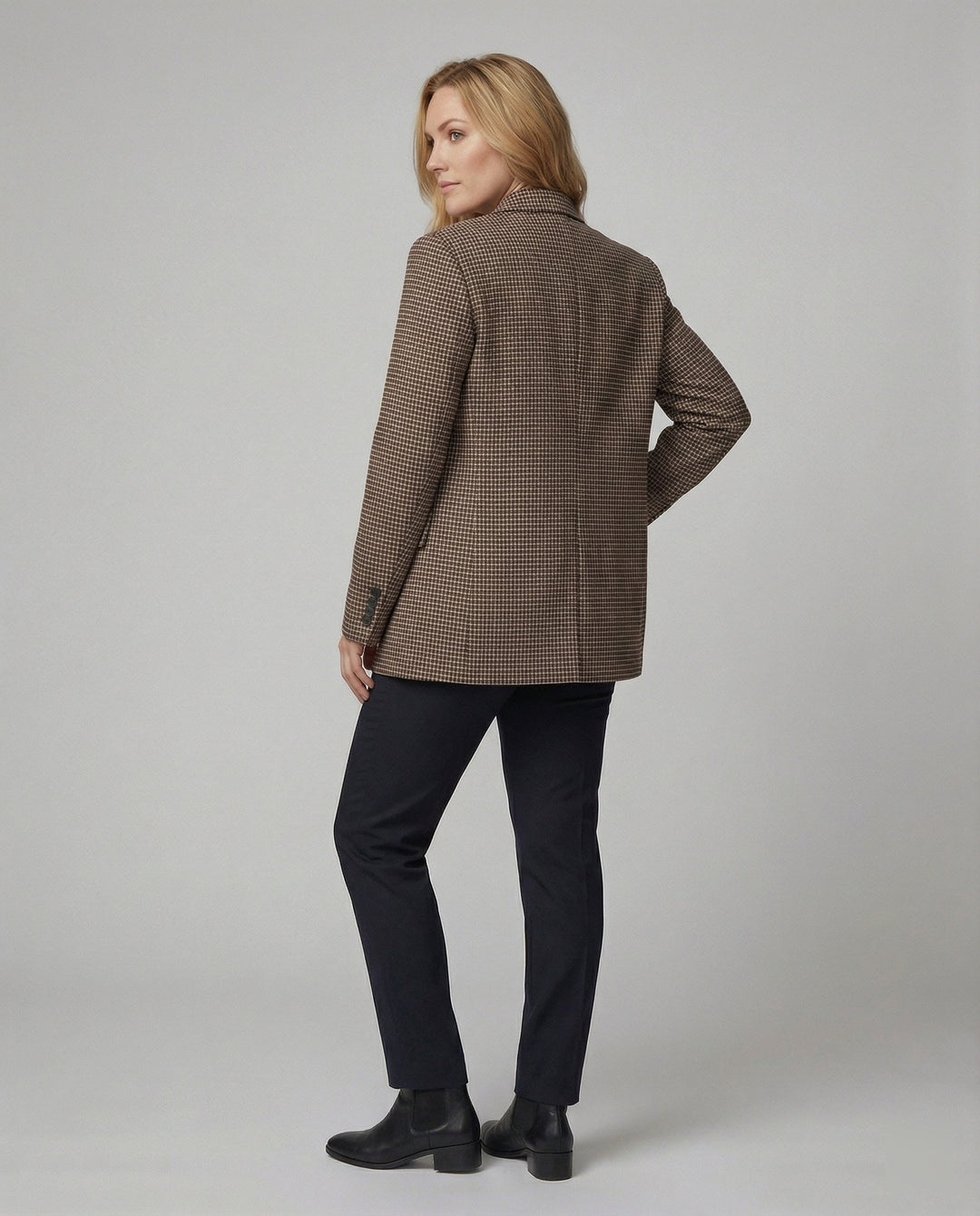 Checked Double-Breasted Blazer | Padded Shoulders | Relaxed Fit | Brown-Fashion Nora
