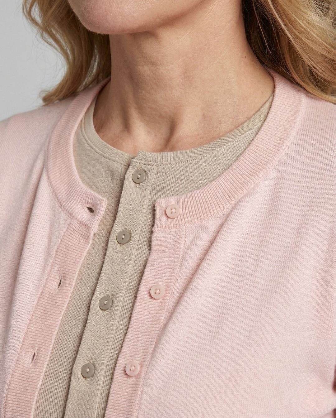 Cropped Fine Knit Cardigan | Button Placket | Fitted Silhouette-Fashion Nora