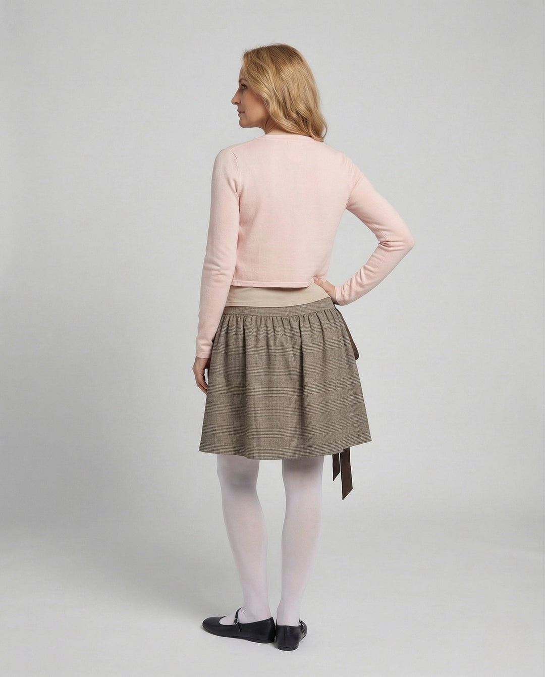 Cropped Fine Knit Cardigan | Button Placket | Fitted Silhouette-Fashion Nora