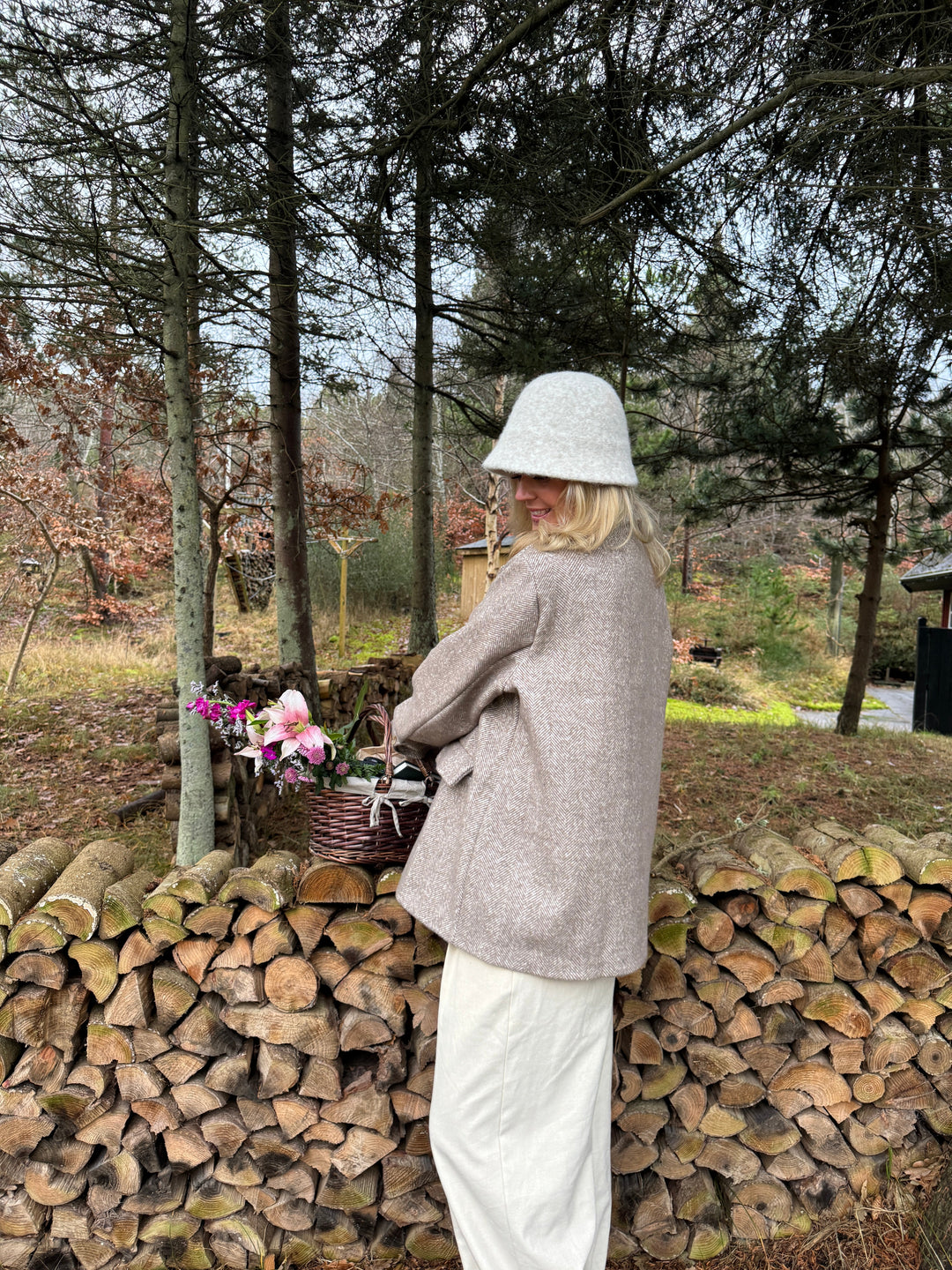 Elnora Blazer - Beige/White-Fashion Nora