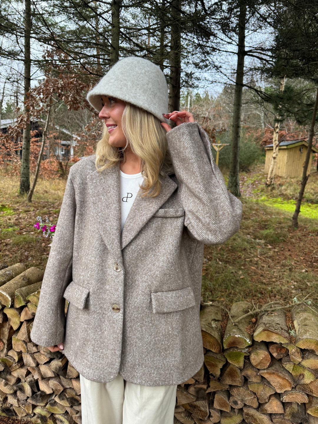 Elnora Blazer - Beige/White-Fashion Nora