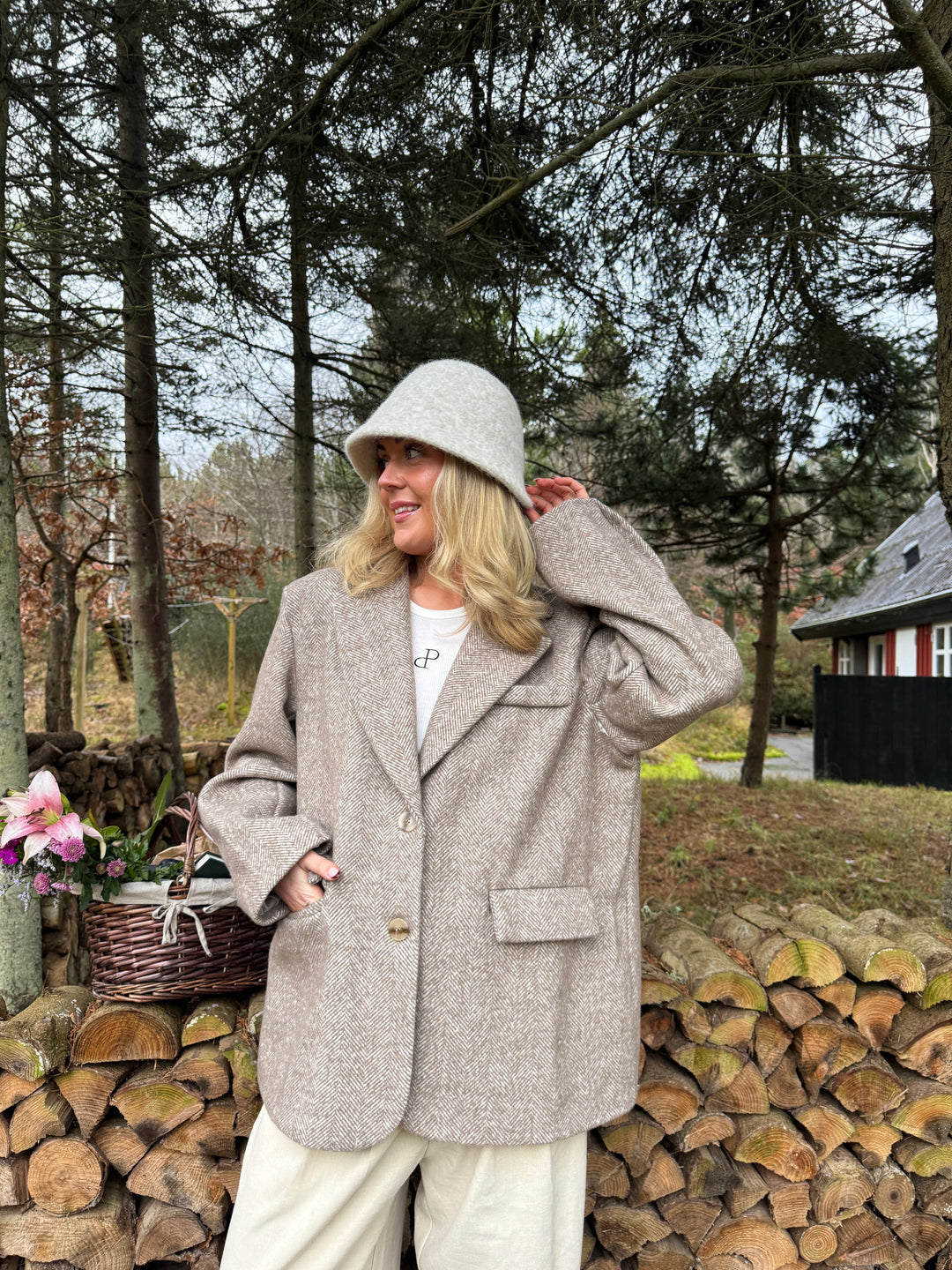 Elnora Blazer - Beige/White-Fashion Nora