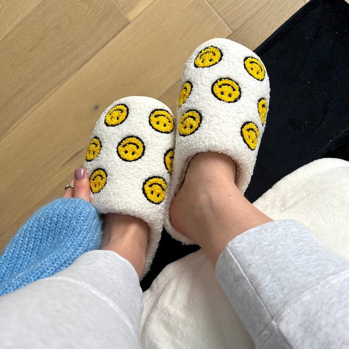 Smiley Slippers | Plush House Slippers Women | Yellow White-Fashion Nora