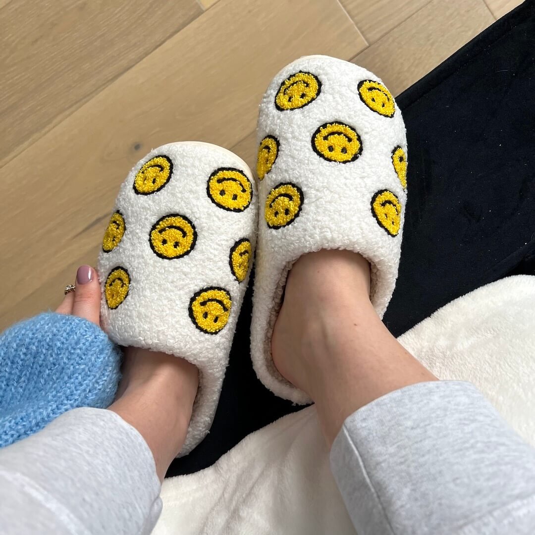 Smiley Slippers | Plush House Slippers Women | Yellow White-Fashion Nora