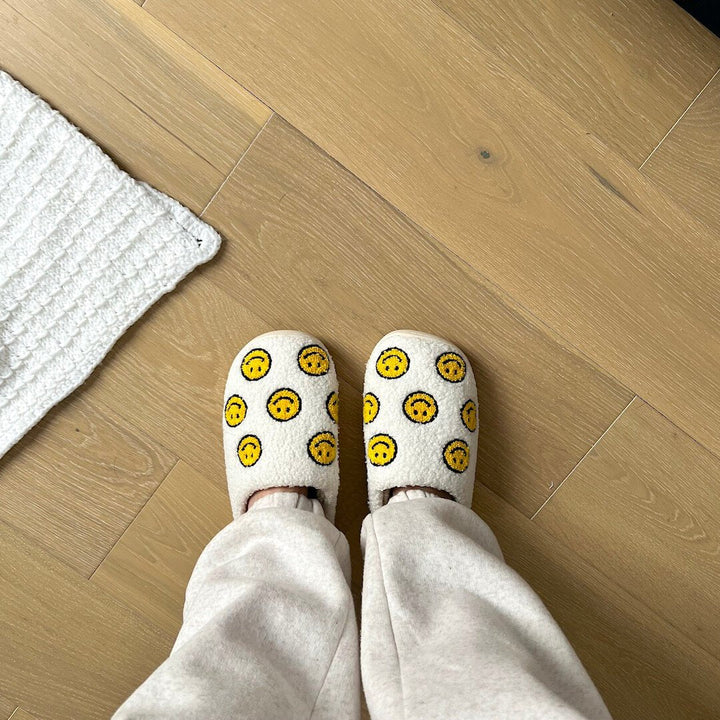 Smiley Slippers | Plush House Slippers Women | Yellow White-Fashion Nora