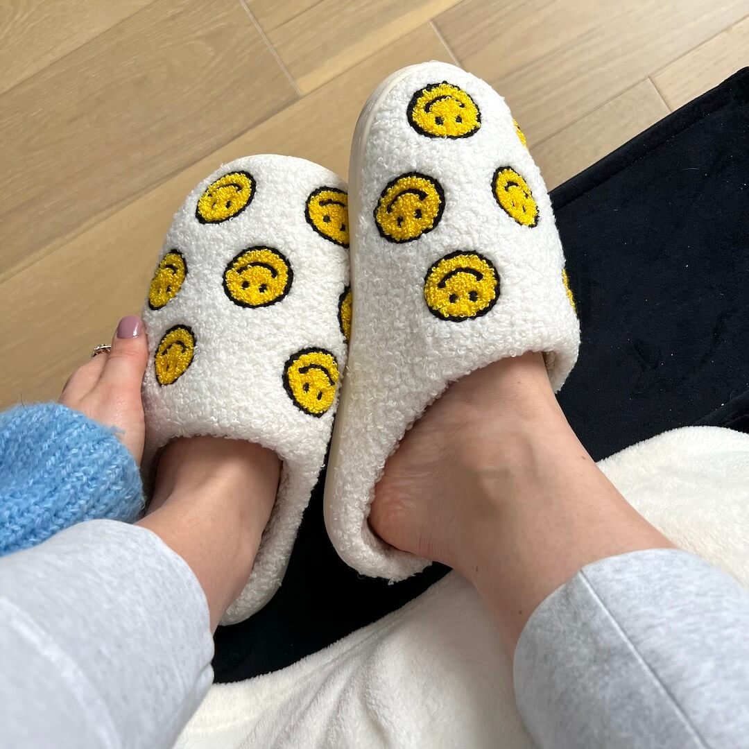 Smiley Slippers | Plush House Slippers Women | Yellow White-Fashion Nora