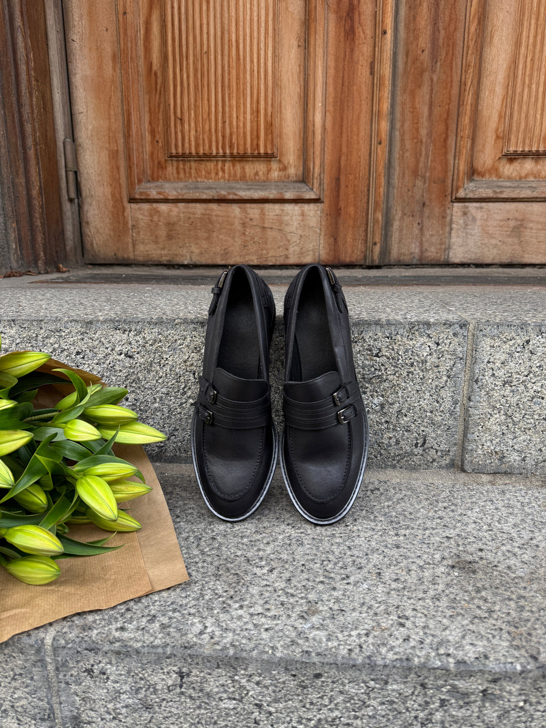 Katja Buckle Loafers - Black-Fashion Nora