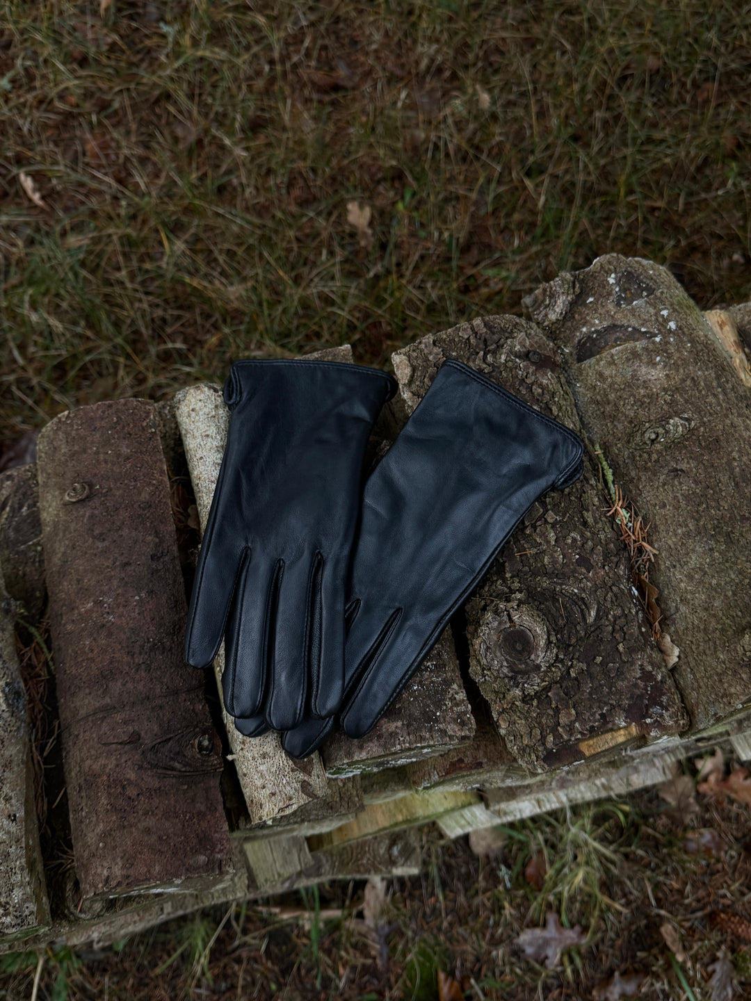Kira Sheepskin Leather Gloves - Black-Fashion Nora