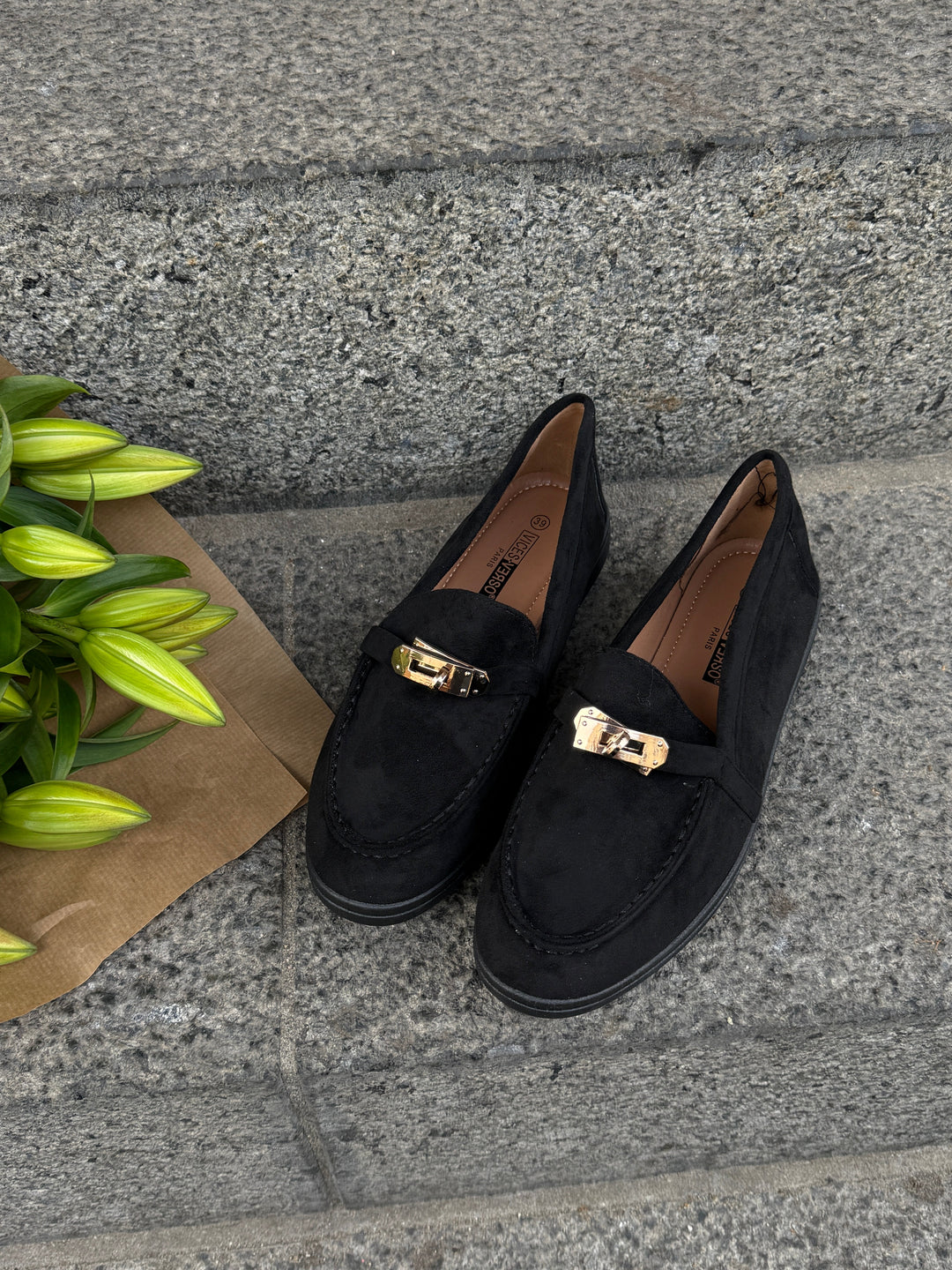 Lianna Buckle Loafers - Black-Fashion Nora