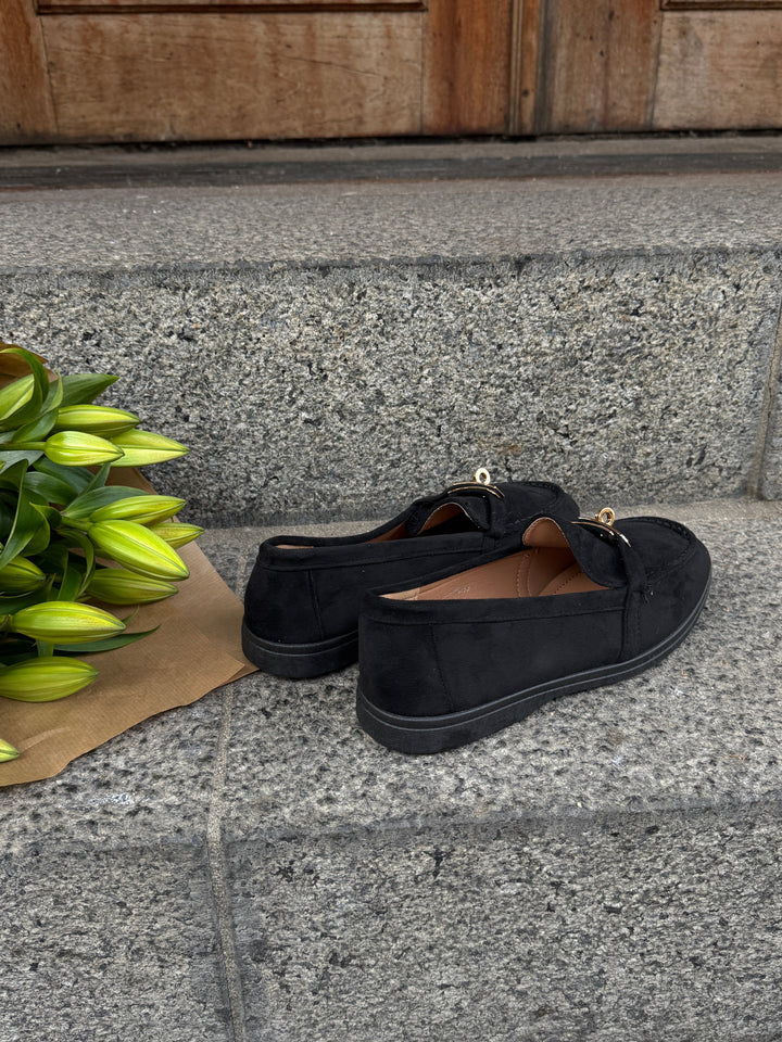 Lianna Buckle Loafers - Black-Fashion Nora
