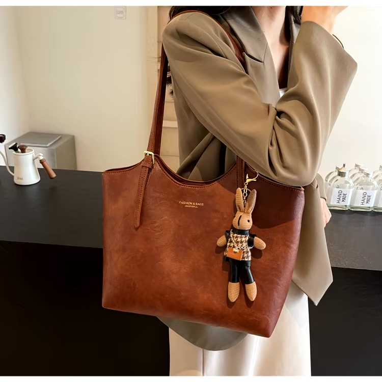 Rustic Edge | Vegan Leather Tote Bag | Vintage Shopper-Fashion Nora